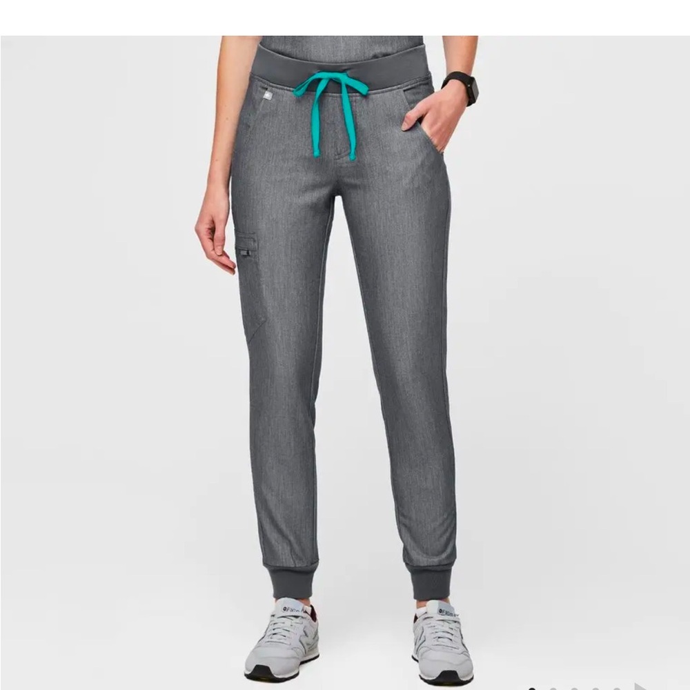 FIGS Zamora Jogger Scrub Pants Graphite Size S Medical Nurse Stretch